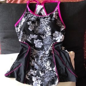 NWOT 2 piece swimsuit attire/ yoga